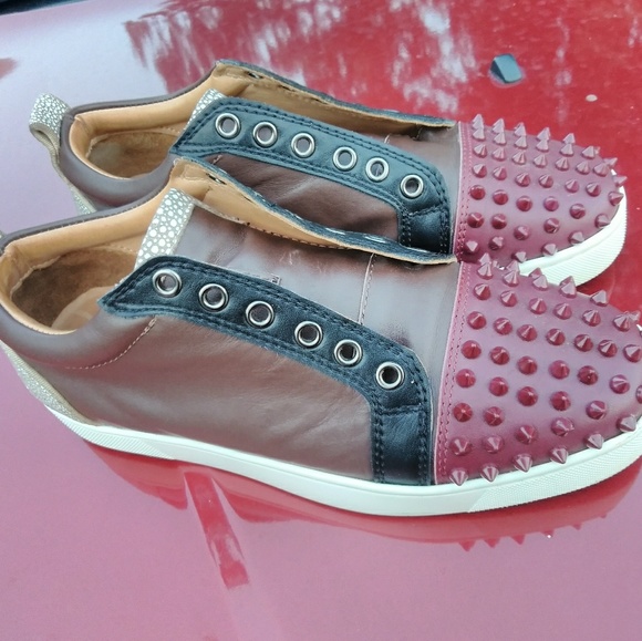 Christian Louboutin - Picture 2 of 4